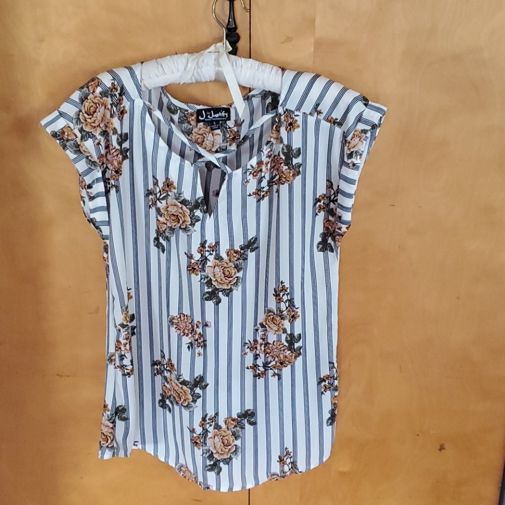 Justify small blouse strip with gold flowers